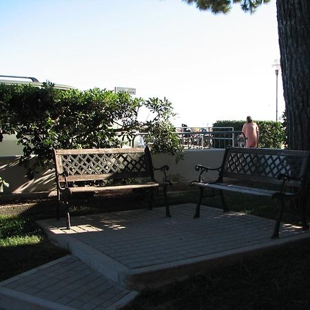 Monica Apartamento Bibione Exterior foto